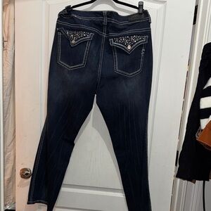Seven jeans plus sz 24 Dark Blue Women's Jeans with Embellished Back Pockets